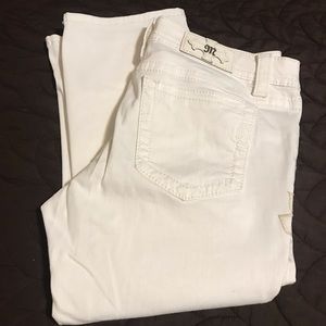 Miss Me Signature Cuffed Capri size 32